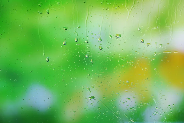 Glas mit natürlichen Wassertropfen — Stockfoto