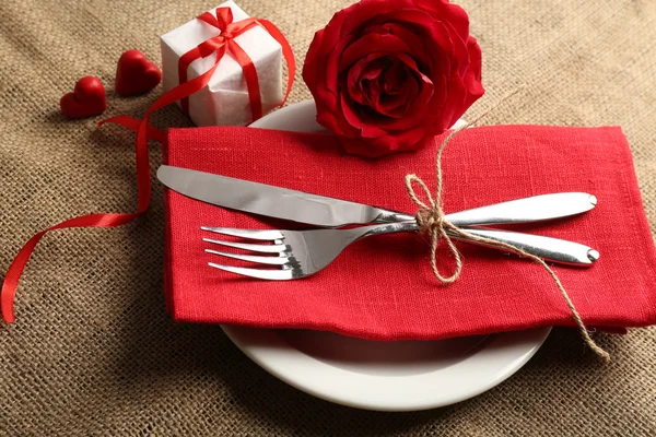 발렌타인 데이 대 한 테이블 설정 — 스톡 사진