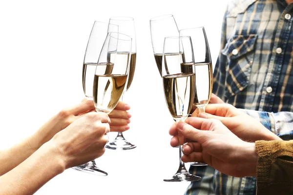 Bicchieri Clinking di vino rosso in mani isolate su bianco — Foto Stock