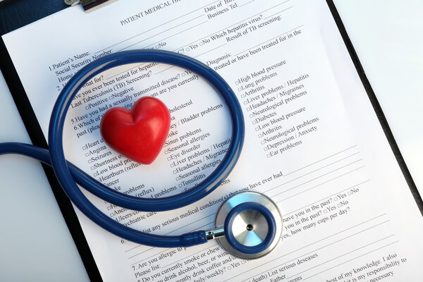 Стетоскоп с крупным планом сердца
