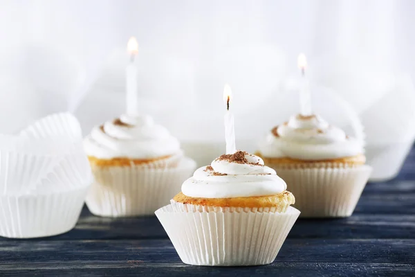 Deliciosos cupcakes de cumpleaños —  Fotos de Stock