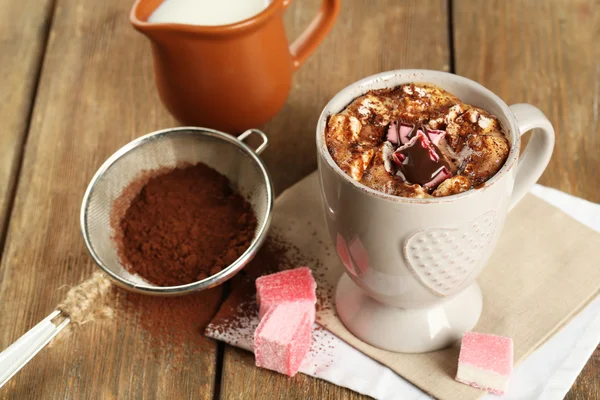 Taza de café caliente con malvavisco — Foto de Stock