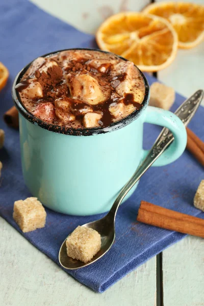 Taza de café caliente con malvavisco — Foto de Stock