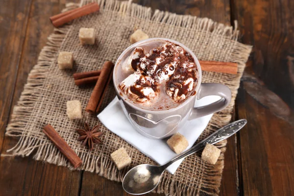 Hett kaffe med marshmallow — Stockfoto