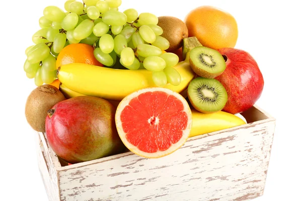 Surtido de frutas en caja —  Fotos de Stock