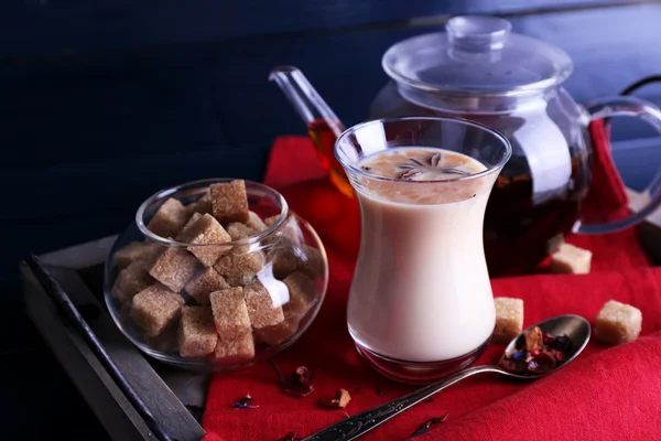 Black tea with milk — Stock Photo, Image