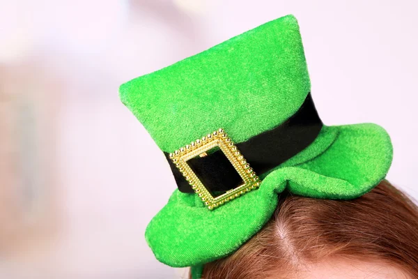 Chapéu de St. Patricks na cabeça — Fotografia de Stock