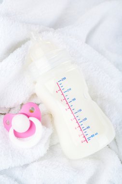 süt Biberon ve emzik