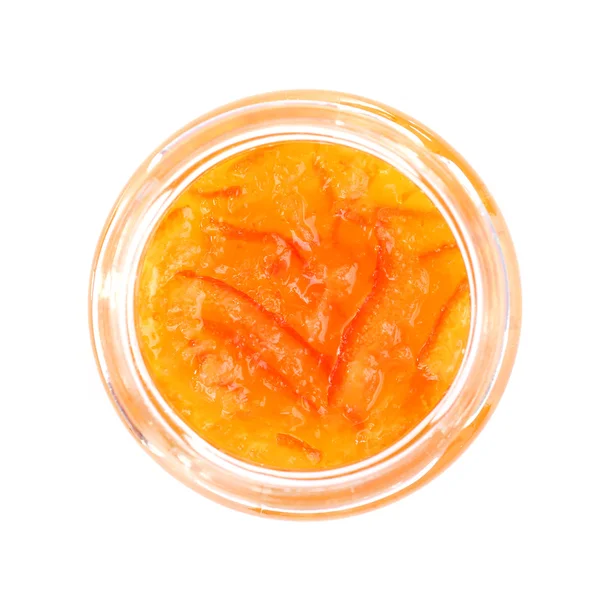 Tarro casero de mermelada de naranja aislado sobre fondo blanco — Foto de Stock