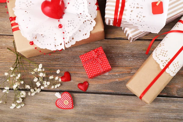 Hand gemaakte giften op de dag van de Valentijnskaart — Stockfoto