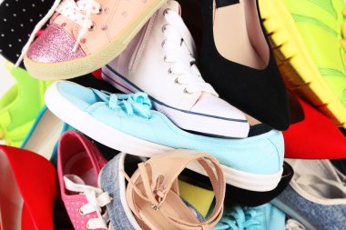 Birçok çeşitli kadın ayakkabı yakın çekim arka plan