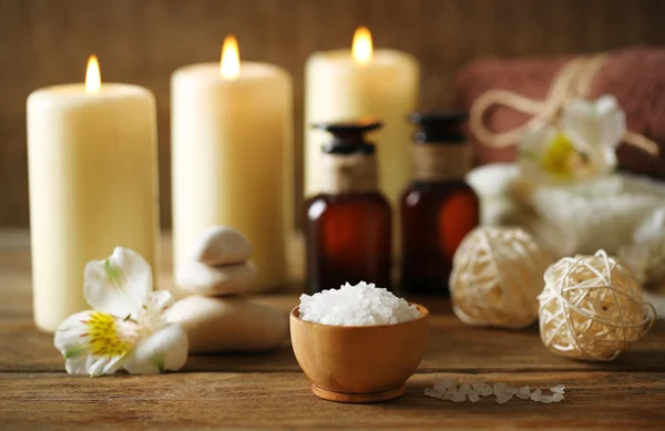 Composition of spa treatment on wooden background — Stock Photo, Image