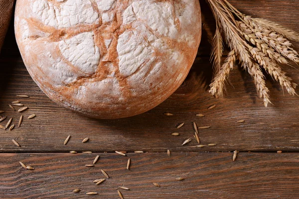 Pain savoureux sur table close-up — Photo