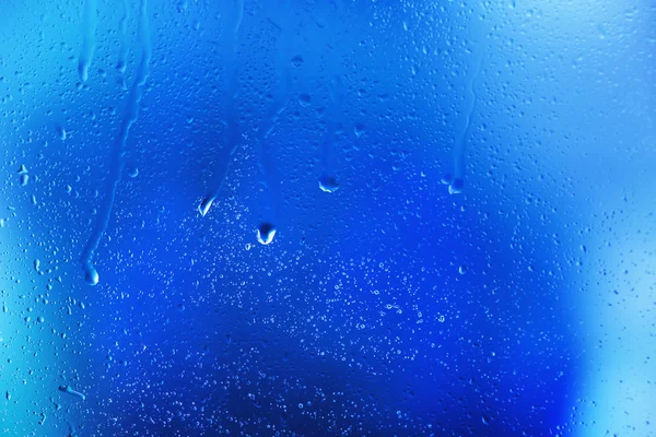Glas med naturligt vattendroppar — Stockfoto