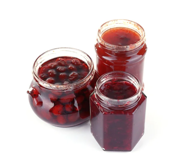 Pots faits maison de confiture de fruits isolés sur fond blanc — Photo