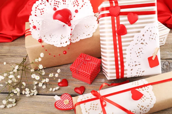 Handmade gifts on Valentine Day, close-up — Stock Photo, Image