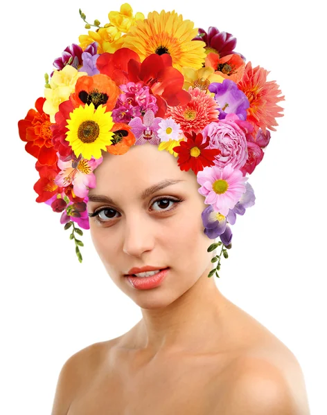 Mulher jovem bonita com penteado de flores isoladas em branco — Fotografia de Stock