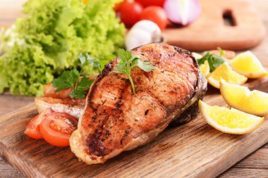 Tablo yakın çekim balık pişmiş lezzetli