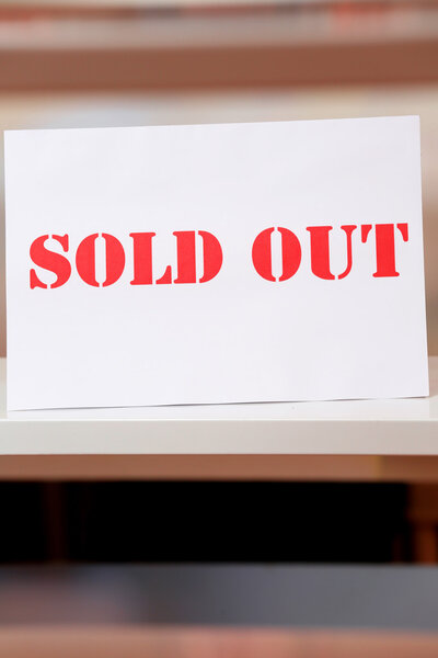 Бланк с текстом на ярком фоне
