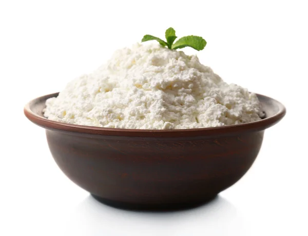 Cottage cheese with mint in clay bowl isolated on white — Stock Photo, Image