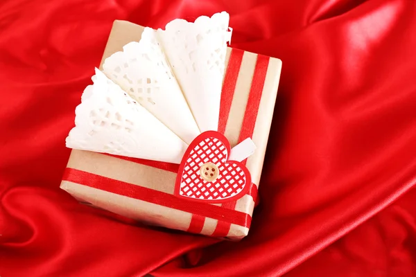 Handmade gift on Valentine Day, close-up — Stock Photo, Image