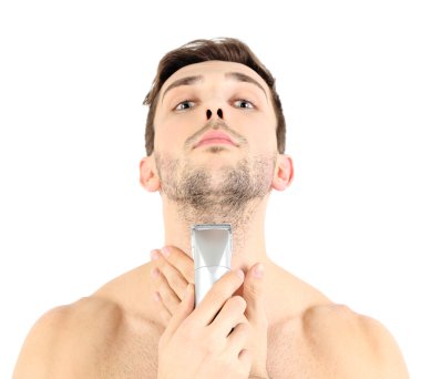 Yakışıklı genç adam beyaz izole sakalını tıraş