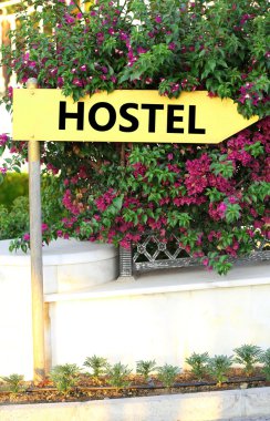 İşaretçi metnin Hostel ile