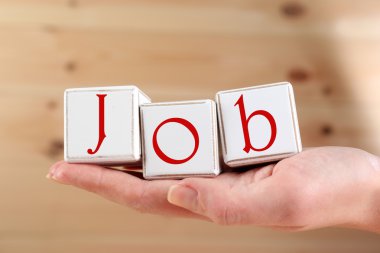 Ahşap küpleri ile yazıldığından iş kelime