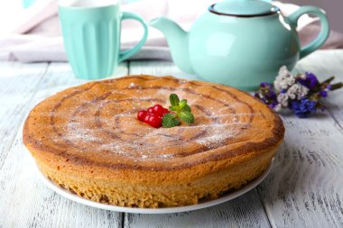 Masada lezzetli ev yapımı pasta