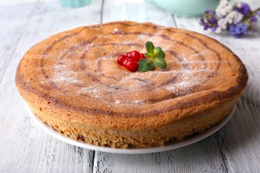 Masada lezzetli ev yapımı pasta