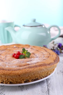 Masada lezzetli ev yapımı pasta