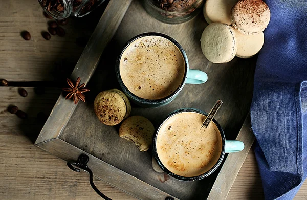 Cappuccino gustoso sul tavolo — Foto Stock