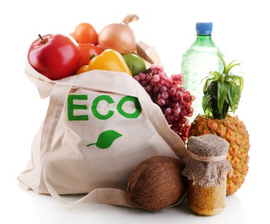 Beyaz izole organik ürünlerle çanta