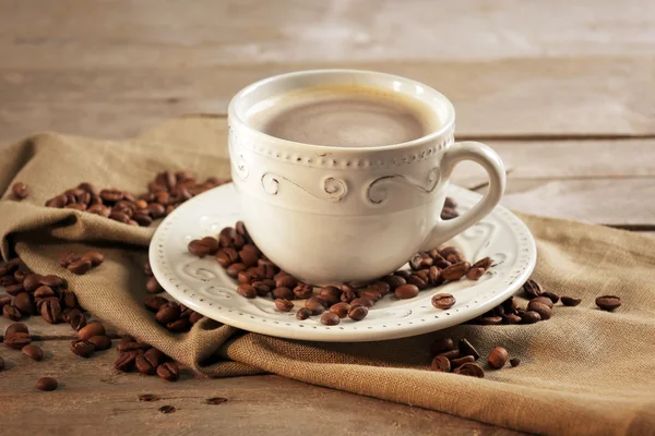 Taza de café en primer plano de la mesa — Foto de Stock