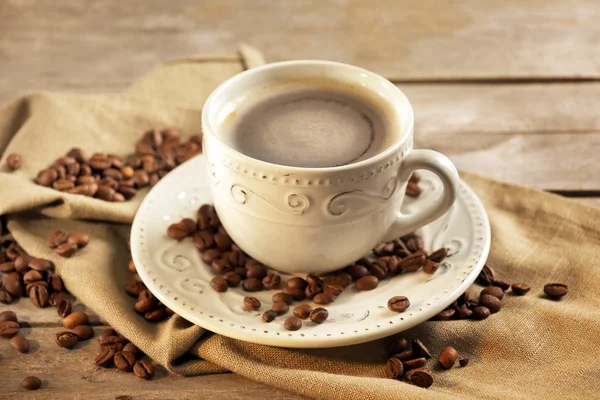 Kopje koffie op tabel close-up — Stockfoto