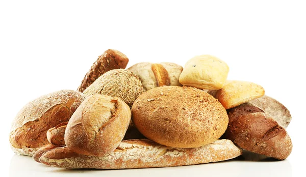 Diferentes panes frescos, aislados en blanco — Foto de Stock