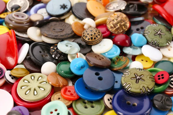Verschillende van kleurrijke naaien knoppen, macro weergave — Stockfoto