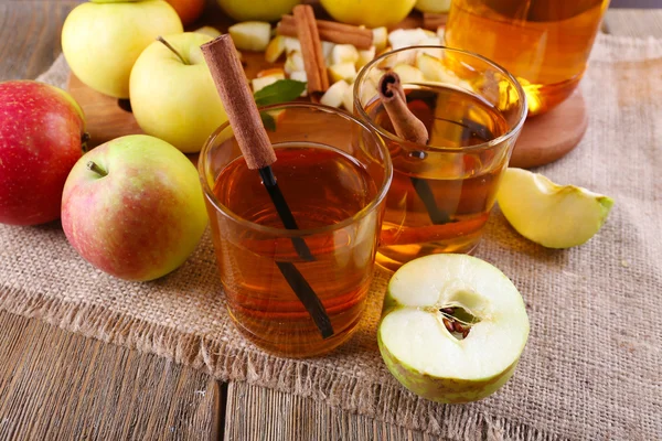 Bodegón con sidra de manzana — Foto de Stock