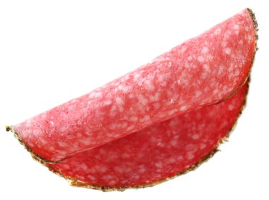 Beyaz arka plan üzerinde izole salam dilim