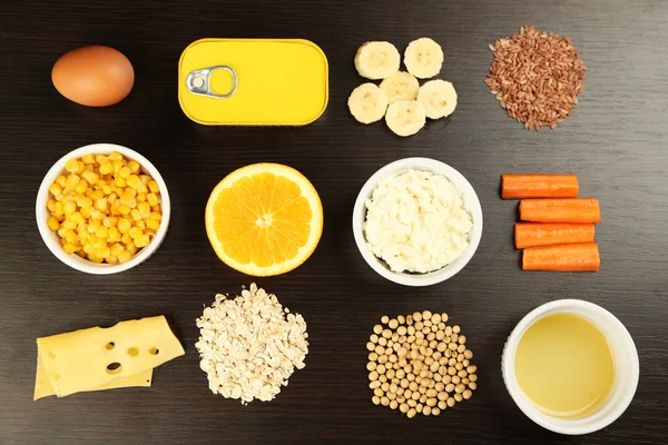 Vários produtos alimentares que contêm vitaminas — Fotografia de Stock