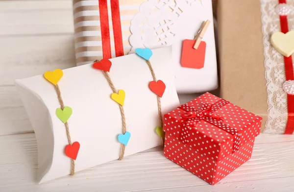 Bellissime scatole regalo primo piano. Concetto San Valentino — Foto Stock