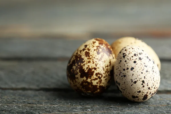Bird eggs on wooden background — Stock Photo, Image