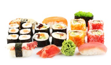 Suşi adet koleksiyon üzerinde beyaz izole