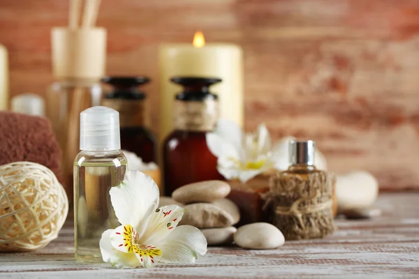 Composición del tratamiento de spa sobre fondo de madera — Foto de Stock