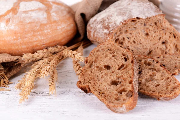 Lekker brood op tabel close-up — Stockfoto