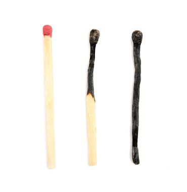 yanmış kibrit üzerinde beyaz izole