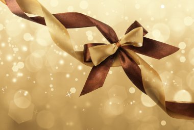 Saten şerit yay parlak zemin üzerine