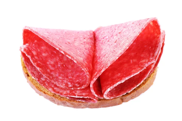 Sandwich mit Salami isoliert auf weiß — Stockfoto