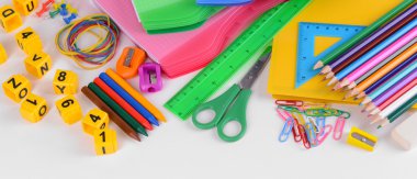 okul kırtasiyesi beyaza izole edildi