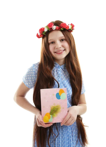 Hermosa niña con tarjeta de felicitación, aislada en blanco —  Fotos de Stock